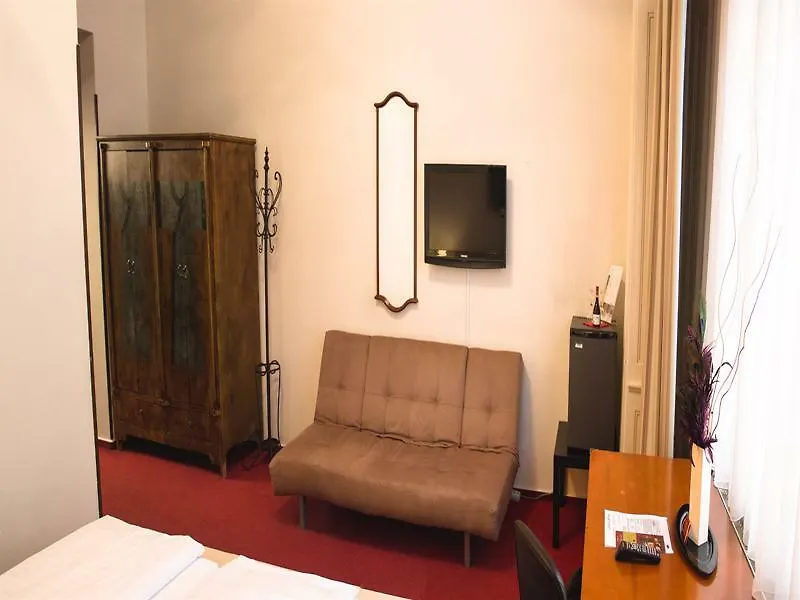 Hotel-Pension Dormium Vienna 3*,  Austria